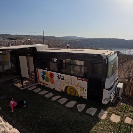 The Bus Apartment Majdal Shams Luaran gambar