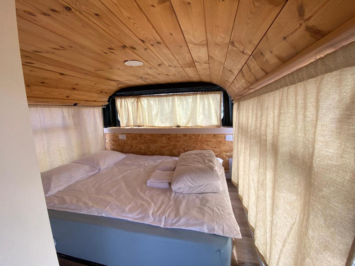 The Bus Apartment Majdal Shams Luaran gambar