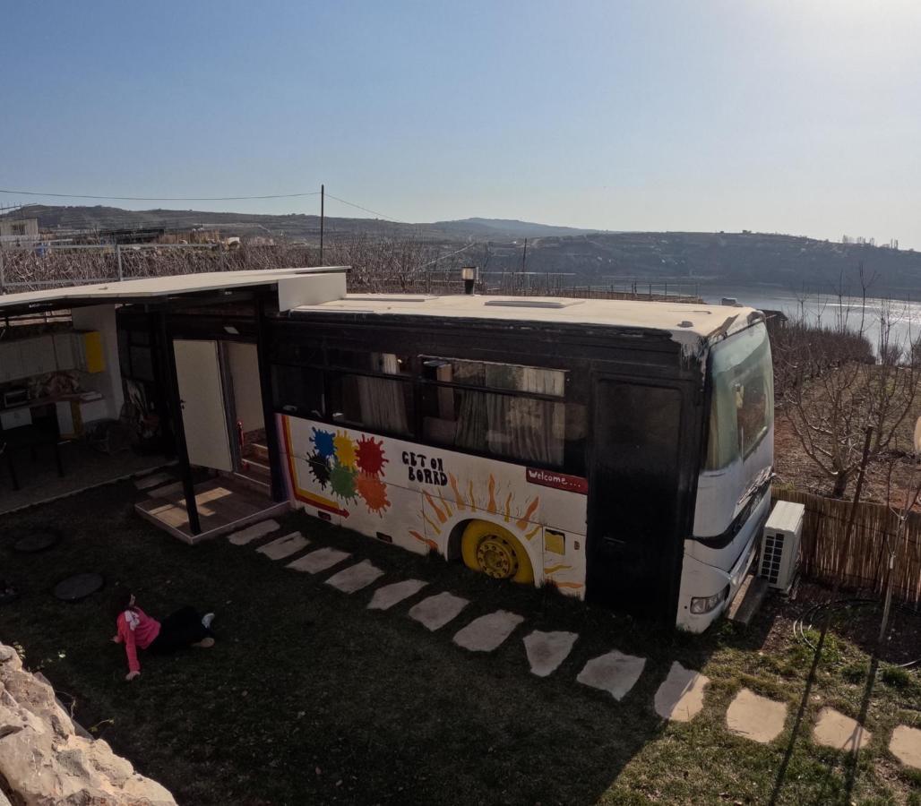 The Bus Apartment Majdal Shams Luaran gambar