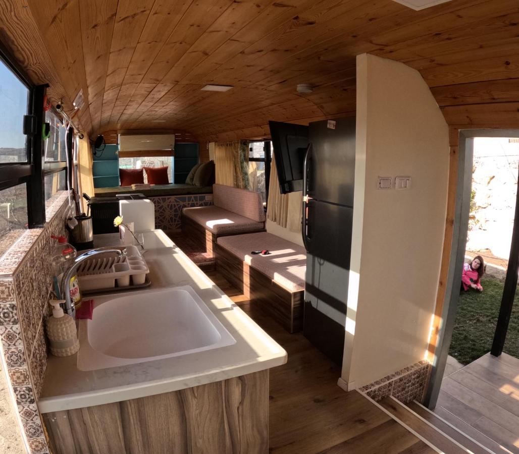 The Bus Apartment Majdal Shams Luaran gambar